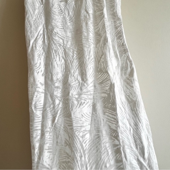 BNWOT FREE PEOPLE WHITE LONG TANK TOP - Picture 5 of 6